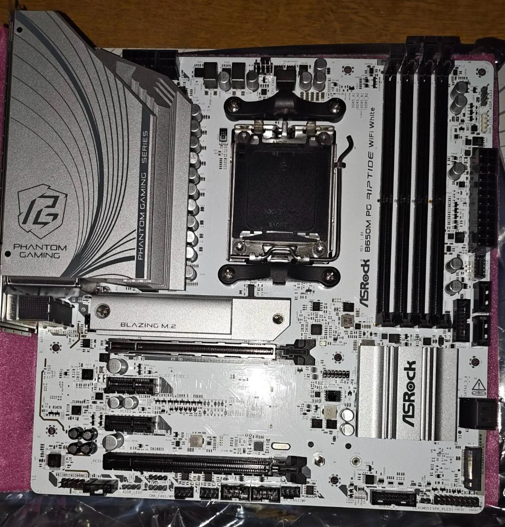 ク*ー様 ASRock B650M PG Riptide WiFi White