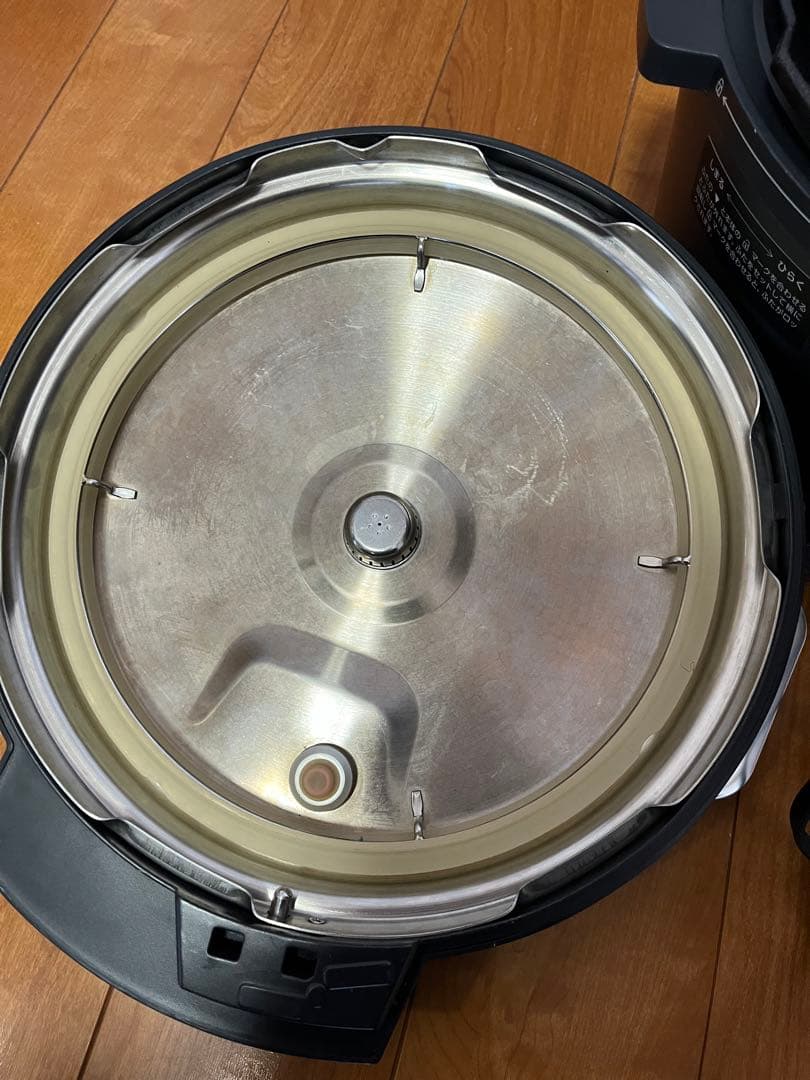 中古 アイリスオーヤマ 電気圧力鍋 KPC-MA-4-B 2020年製