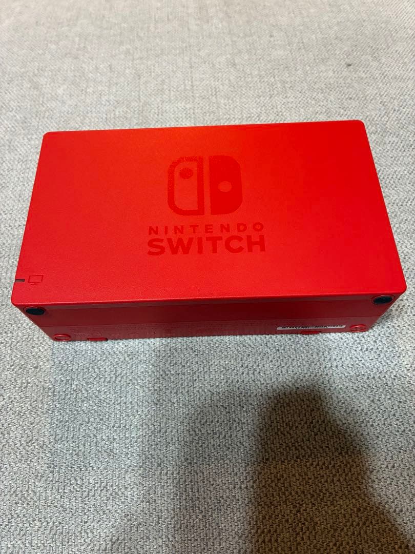 【値下げ中】Nintendo Switch 本体 付属品完備　マリオレッド