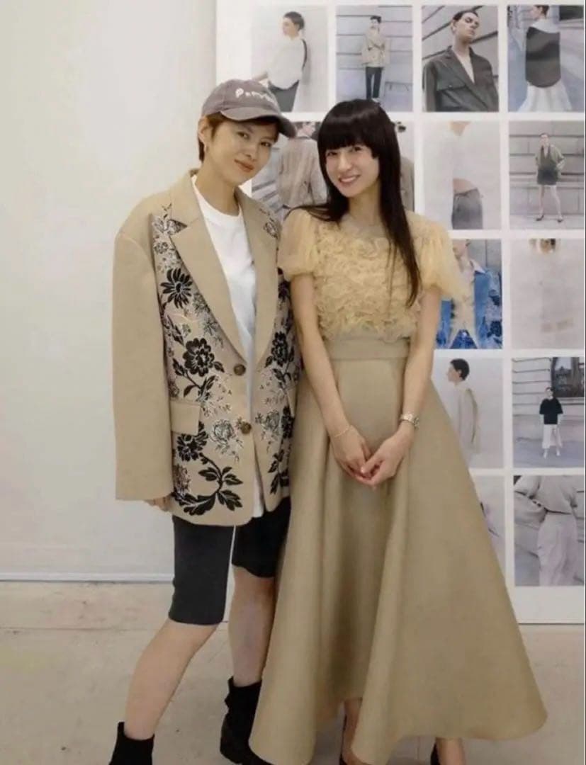 美品 CLANE VOLUME FLARE SKIRT Beige サイズ1