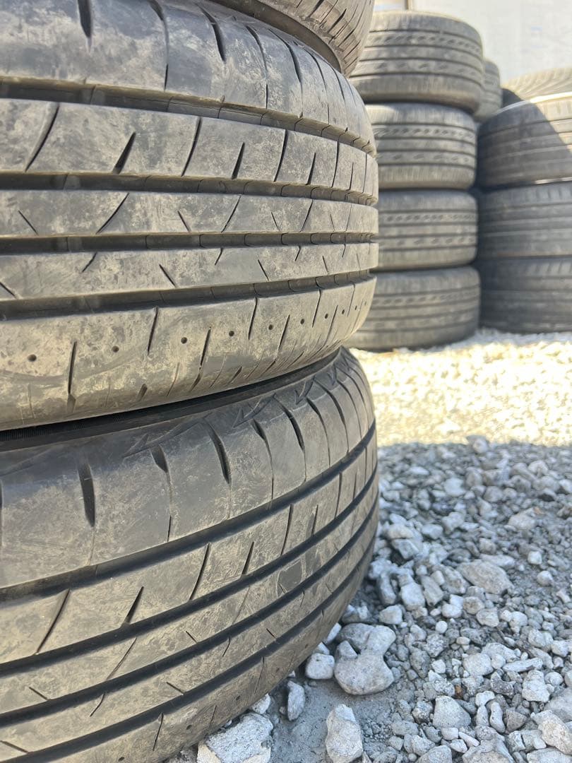 ブリヂストン　プレイズ　px-rv2 215/55r17 22年　24年　バリ山