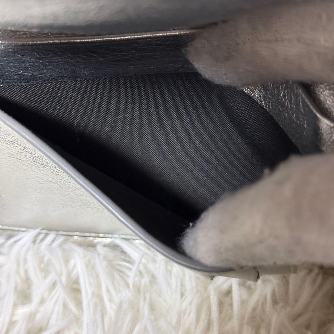 極美品✨FENDI フェンディ　折り財布　バゲット FFモチーフ　極希少カラー
