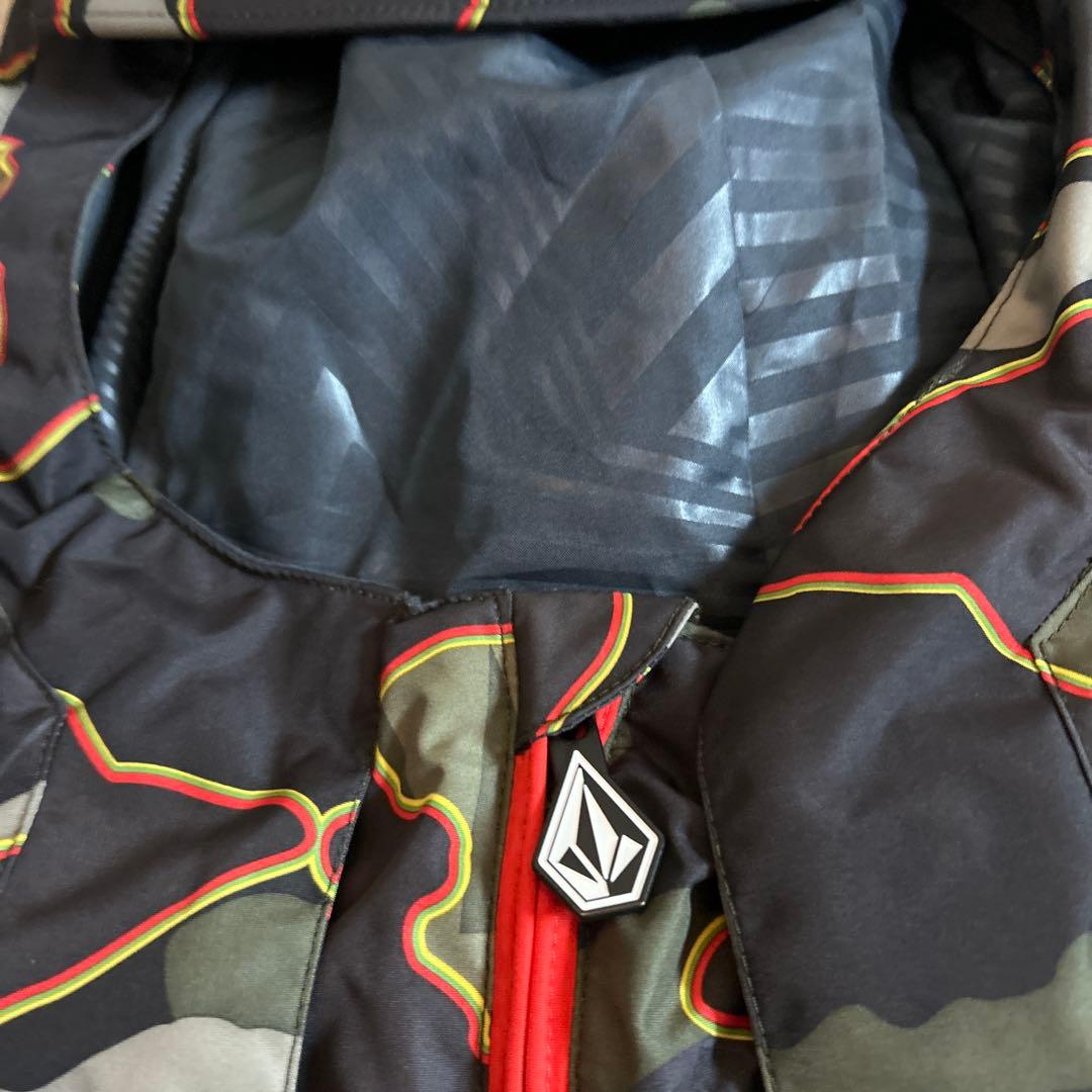 値下げ❗️Volcom 迷彩 スノーボードジャケットL
