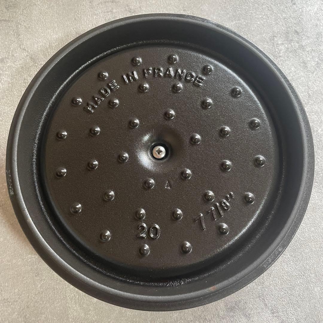 美品　Staub ストウブ ピコ・ココット ラウンド 20cm グレー