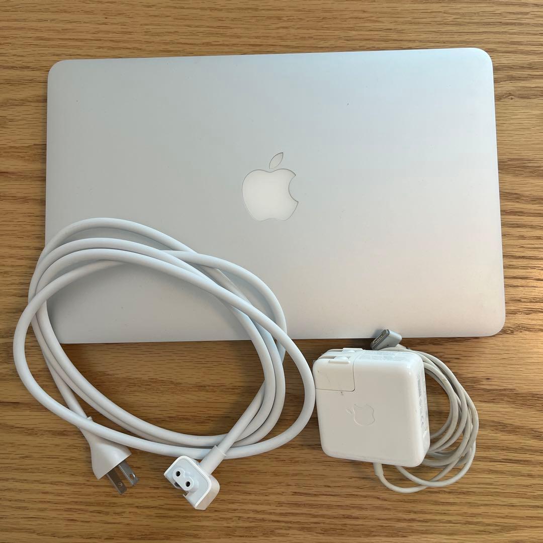 Apple MacBookAir11インチ シルバー 充電器、充電延長コード付き