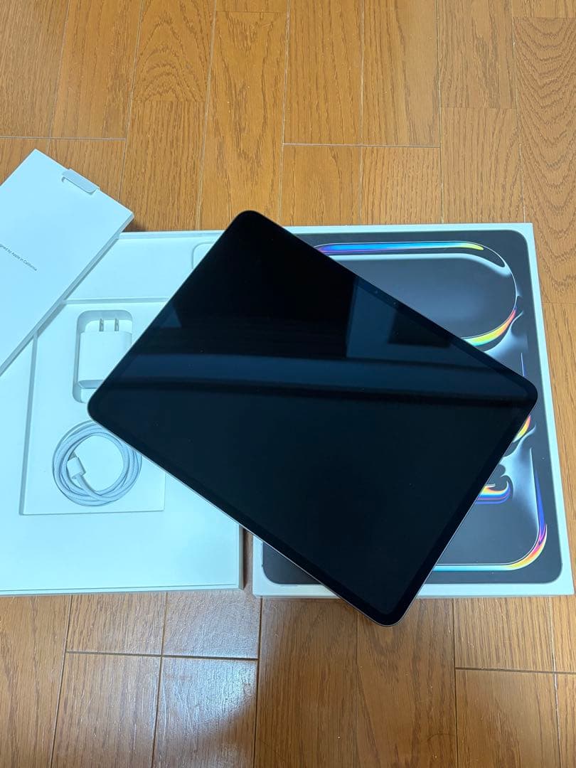 ほぼ新品iPad Pro 2025 13インチ256GBwifi ブラック M5