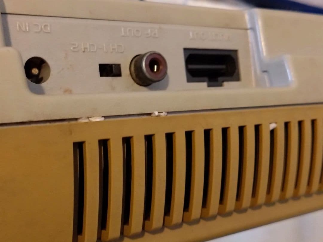 スーパーファミコン　本体　箱付き説明書あり　おまけソフト1つ
