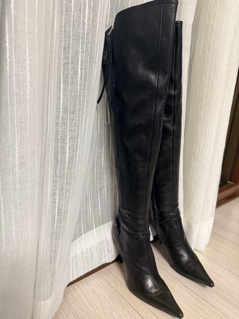 SEVEN TWELVE THIRTY ブラックレザー ロングブーツ 高ヒール