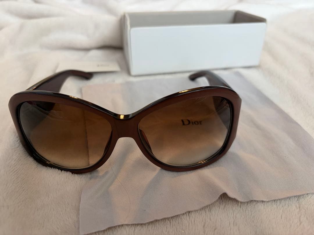 確実正規品！Dior ブラウン キャットアイ サングラス