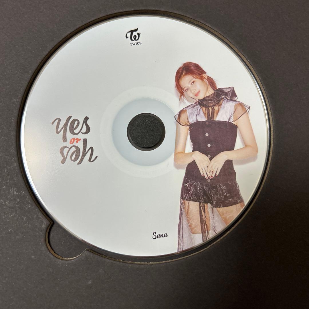 TWICE CD サナ