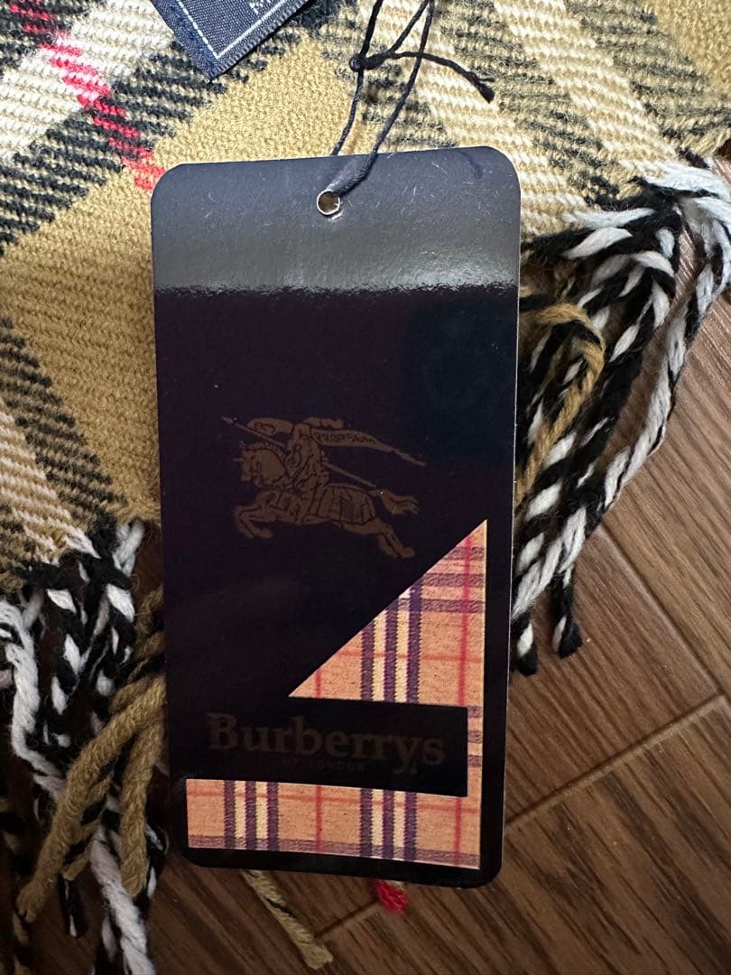 Burberryマフラー　新品　未使用 タグ付き　イングランド製　ベージュ
