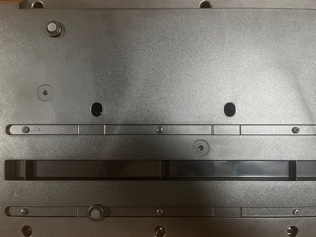 Roland fantom06 本体裏面にキズあり
