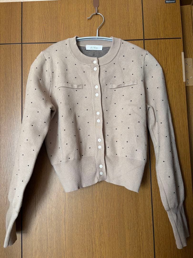 今月まで　完売品　cleblatt コンパクトニットカーディガン　ベージュ