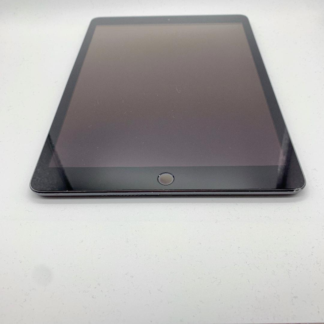 Apple iPad (第8世代) スペースグレー 本体