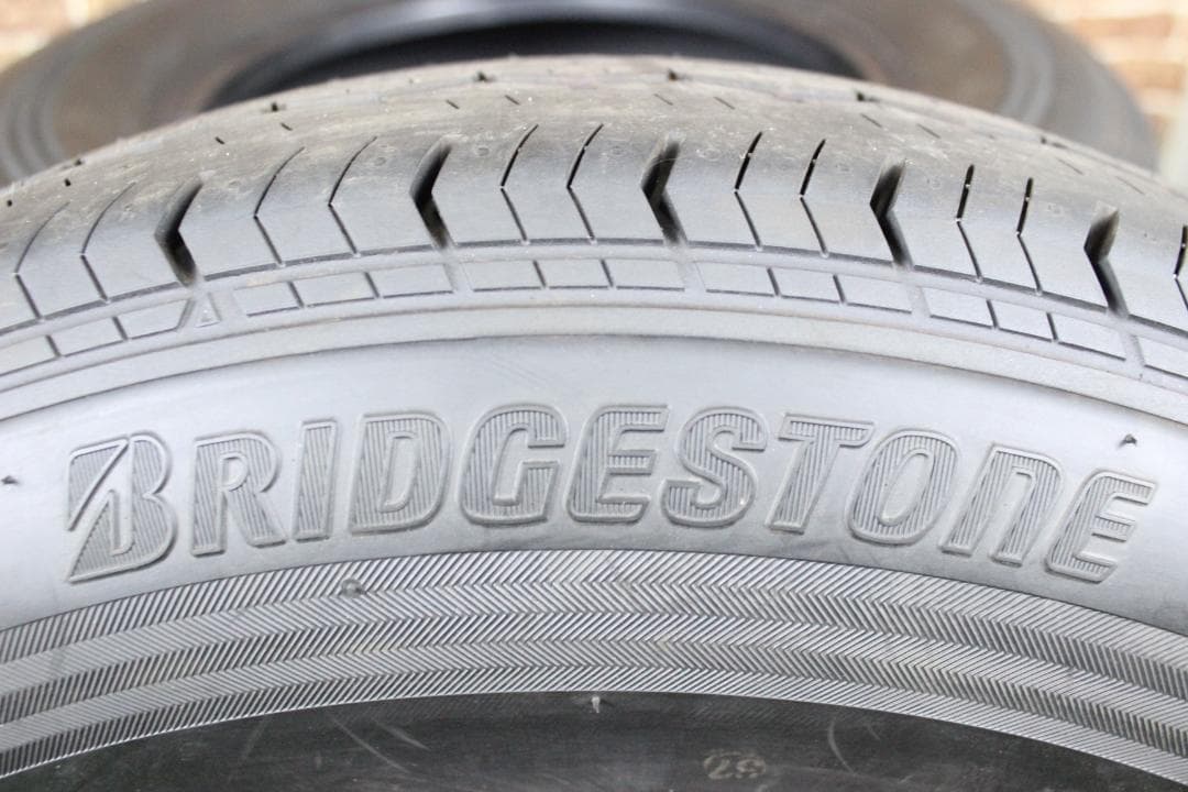 【2025年製】新車外し・BS 195/80R15 ハイエース等・車検対応２３６