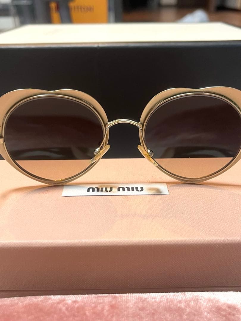 miumiu ハート サングラス 黒