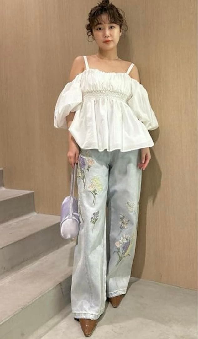 FRAY I.D フラワーエンブロイダリーデニムパンツ