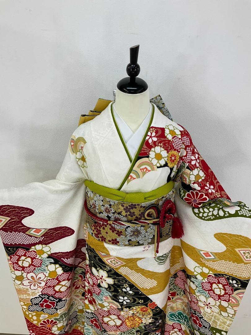 お振袖フルセット　7点セット　白　古典テイスト　LL～トールサイズ　正絹　美品