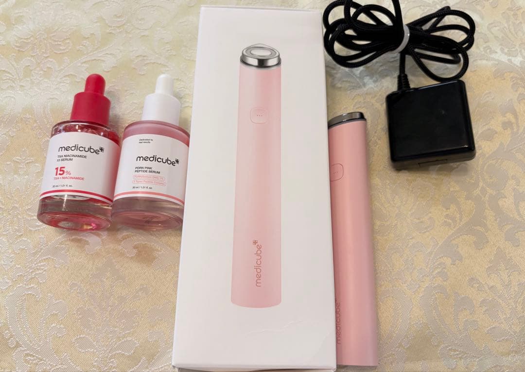 ✨極美品おまけ付き✨メディキューブ ブースタープロミニ 美容液 充電器