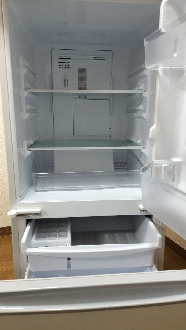 137L冷凍冷蔵庫(SHARP 冷蔵庫 SJ-14E7 シルバー 2011年製)