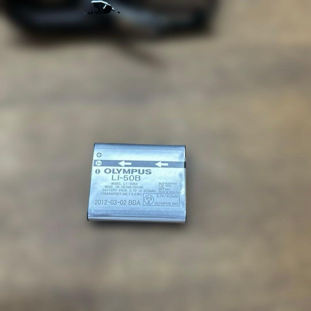 OLYMPUS SZ-14 シルバー / 光学24倍ズーム / ケース・充電器付