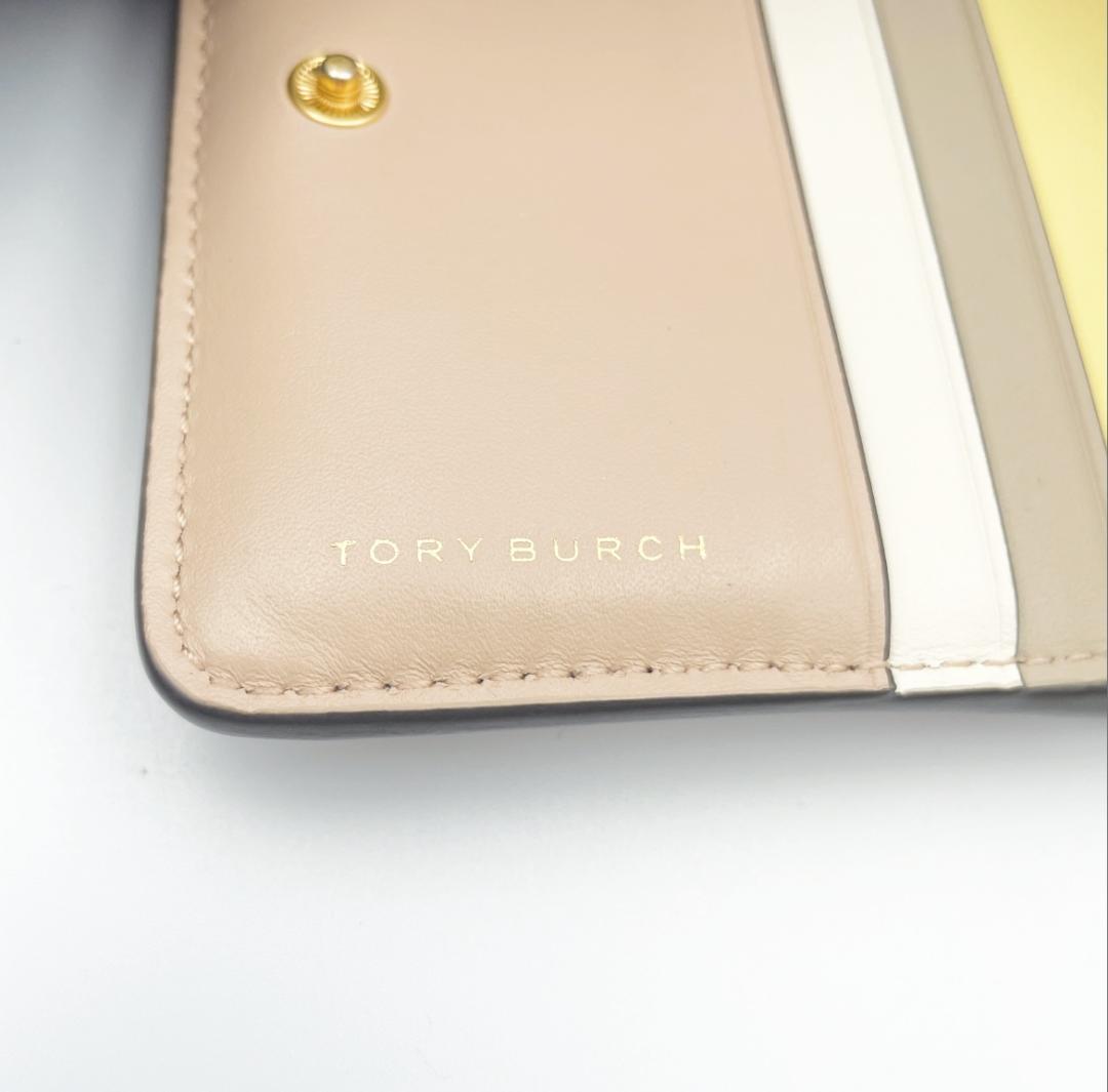 【TORY BURCH（トリーバーチ）】二つ折り財布 ベージュ レザー ロゴ金具
