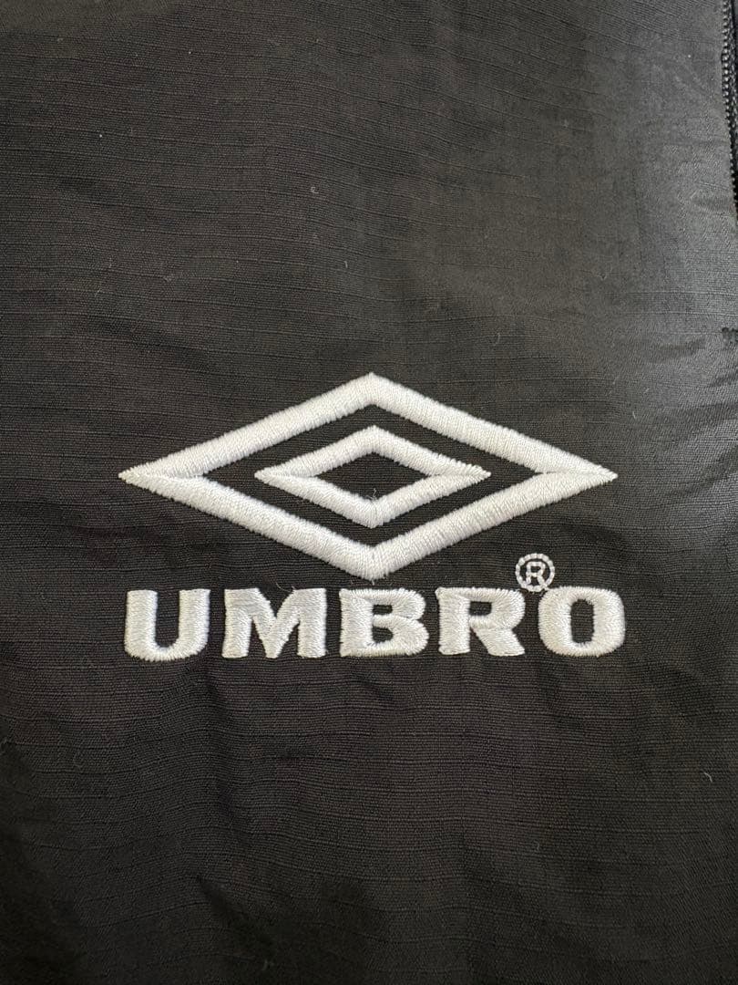 【人気】UMBRO アンブロ ナイロンパンツ トラックパンツ ブラック Mサイズ
