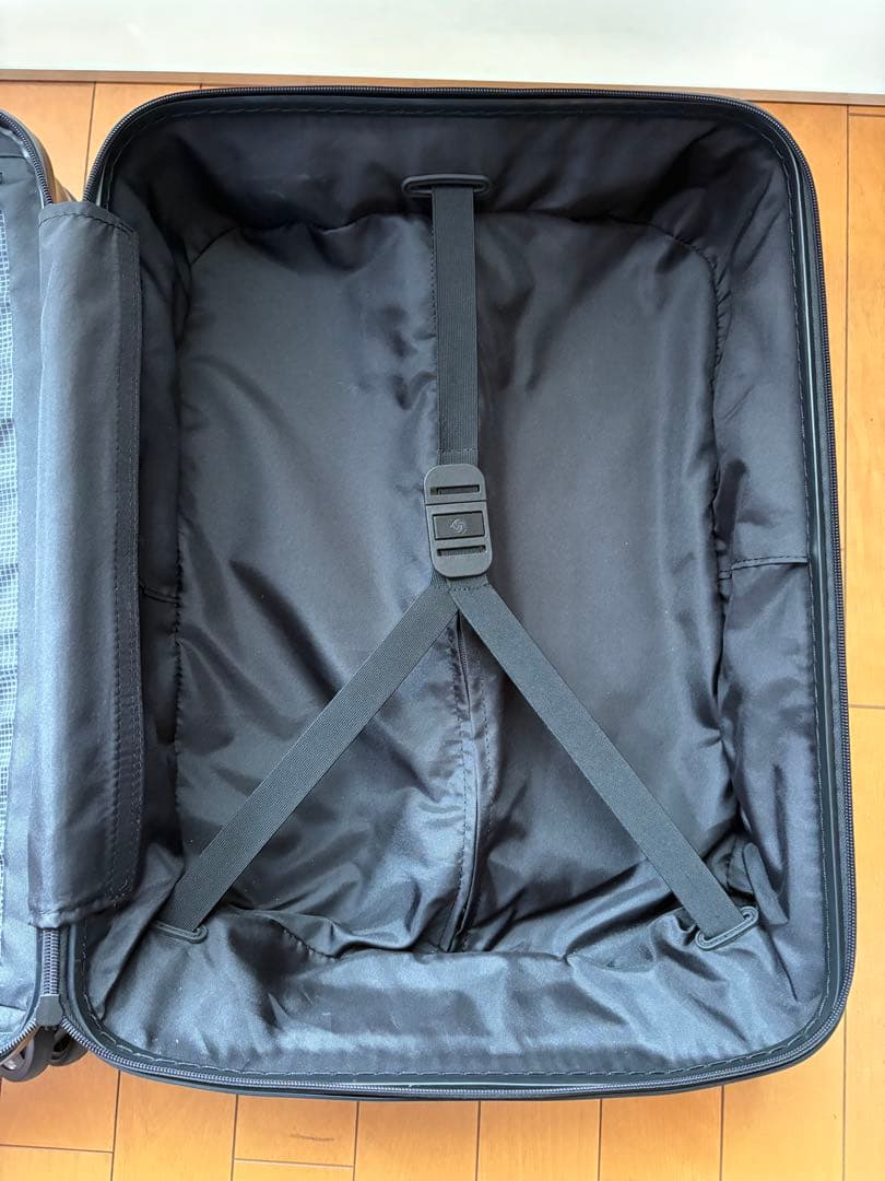 Samsonite サムソナイト スーツケース　INOVA 機内持込可能　41L