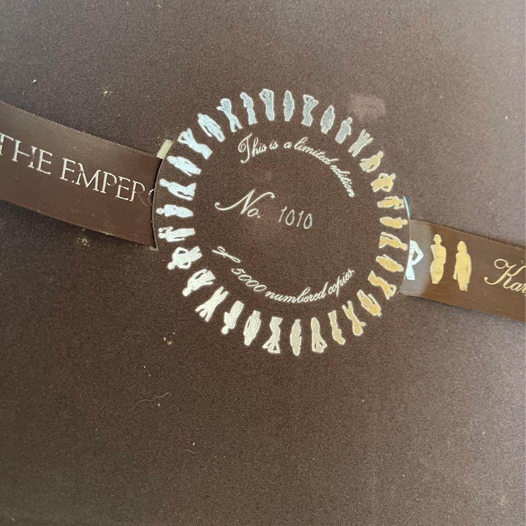 アート・デザイン・音楽 VISIONAIRE 23 The Emperor's New Clo