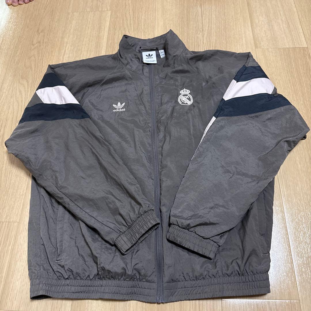 adidas レアルマドリード　ジャケット