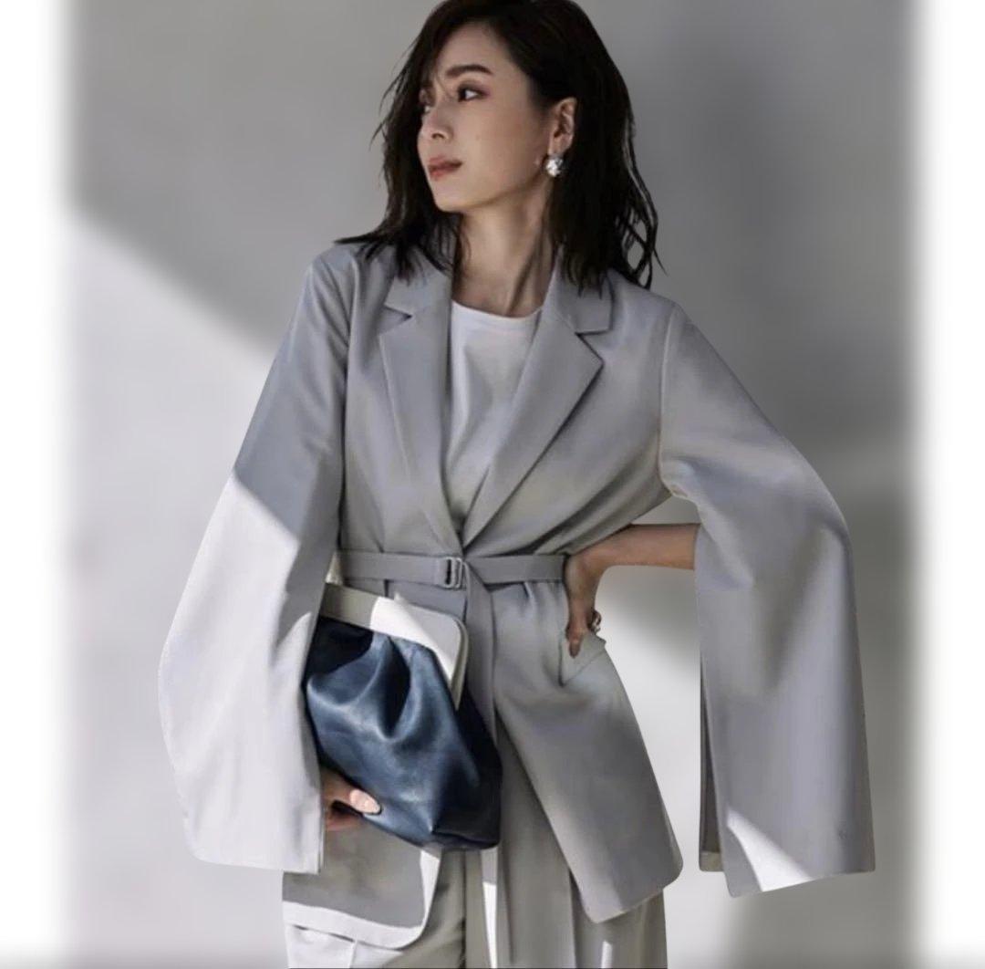 anuans 【極美品/未使用】フレアスリーブスリットジャケット ベージュ