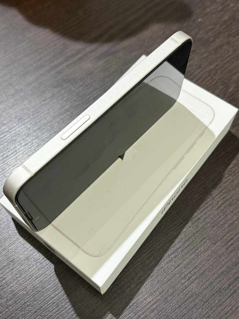 おまけ付きApple iPhone 13 ホワイト SIMフリー 128GB