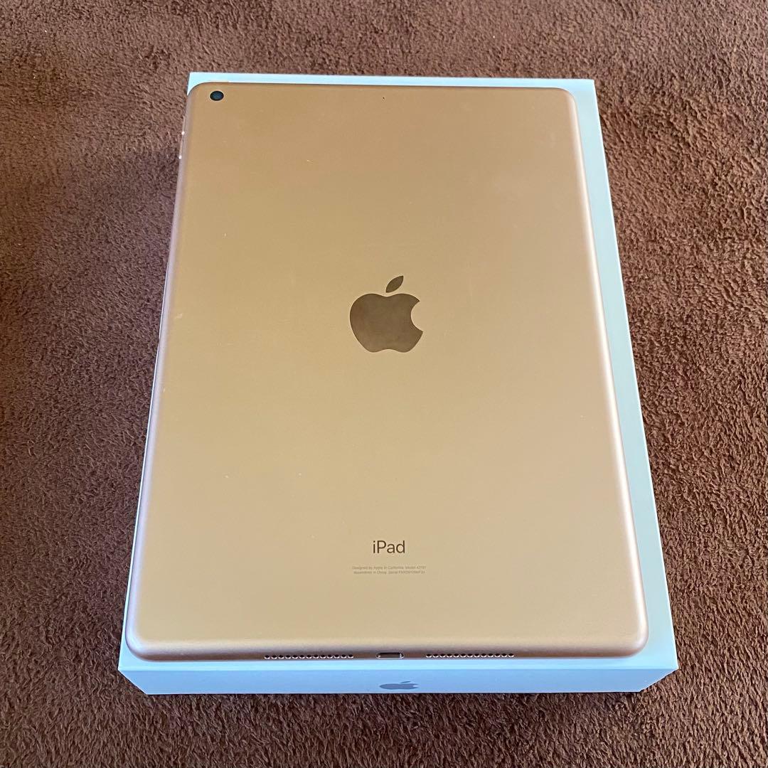 iPad　第7世代　128GB　Wi-Fi　ガラスフィルム付　充電器ケーブル新品