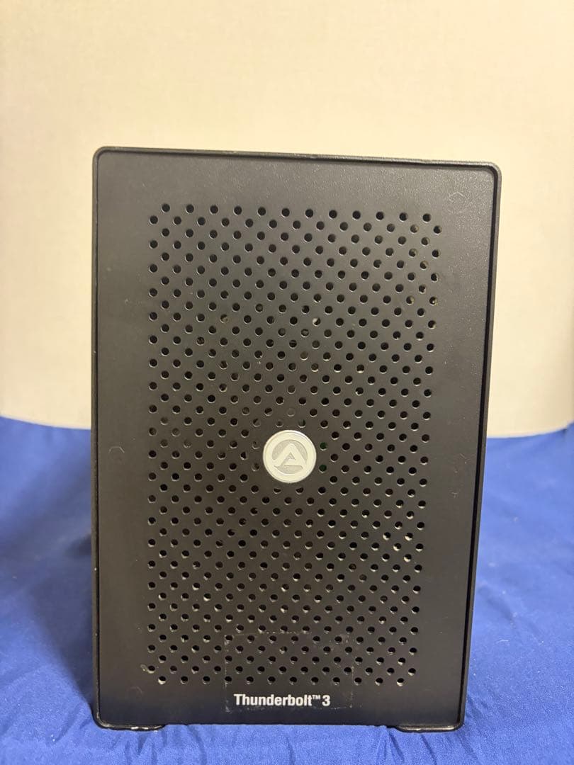 I*s様 AKiTiO Node eGPU BoxとXFX RadeonRX V