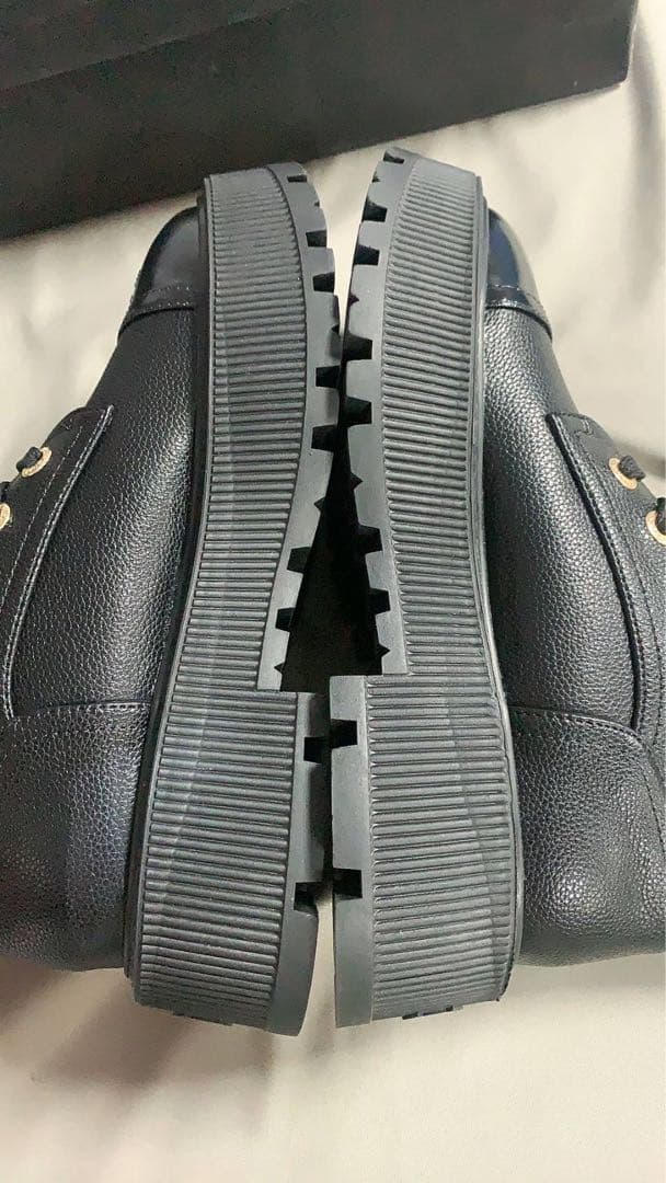 CHANEL ブラック ハイカットブーツ