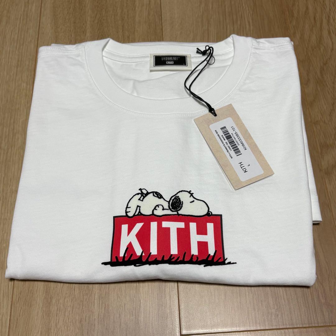 KITH × PEANUTS DOGHOUSE BOX LOGO Tee