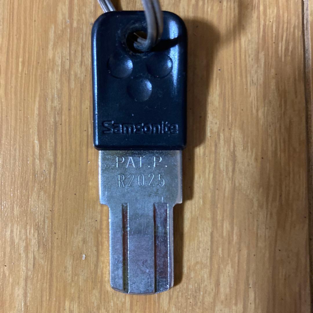 【美品】Samsoniteスーツケース ブラック Lサイズ 鍵付き