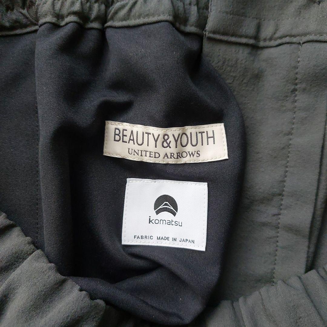 B&Y UNITED ARROWS KOMATSU 半袖シャツとショートパンツ
