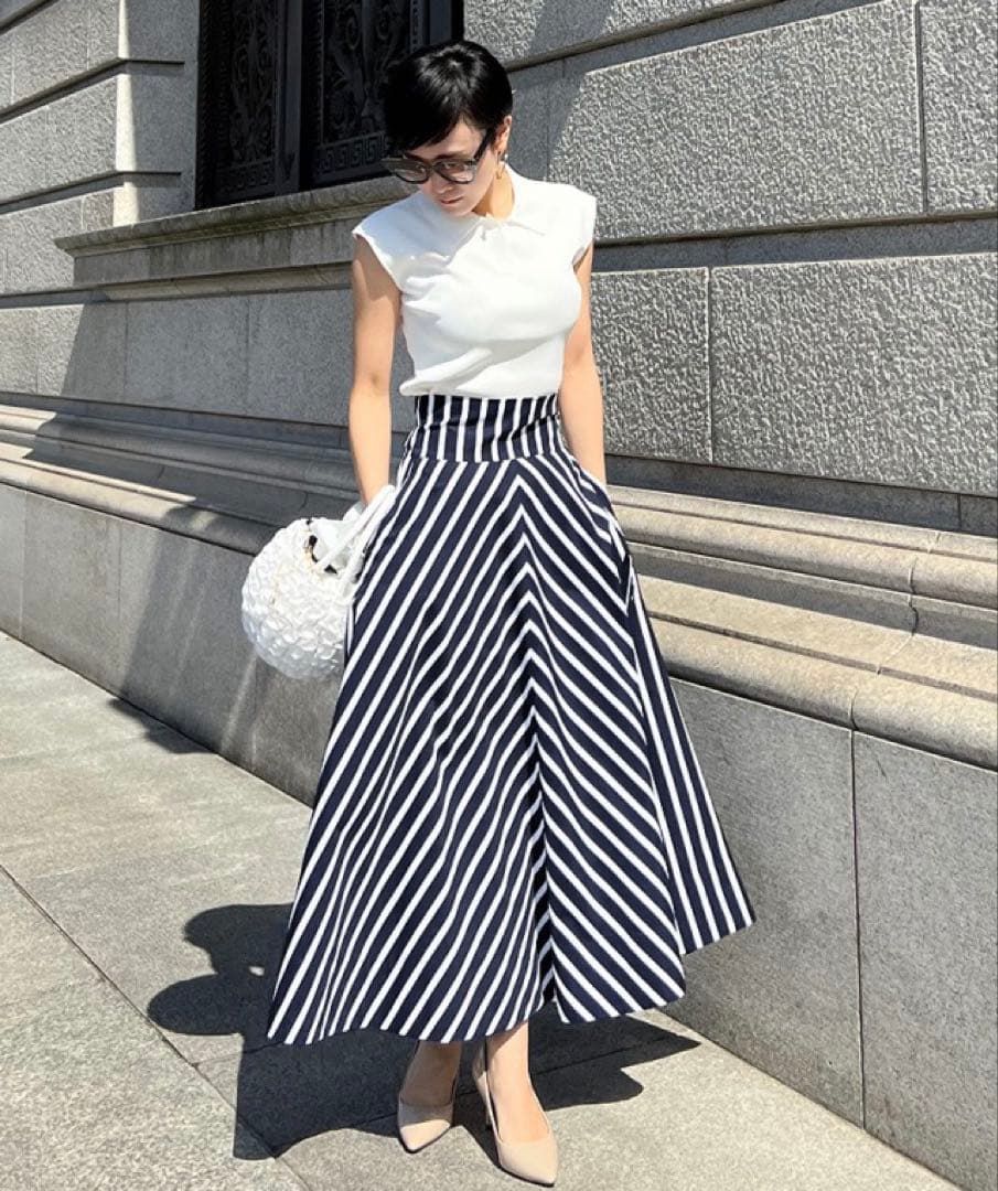 JENNEジェンヌ　シャープボーダーAラインスカート