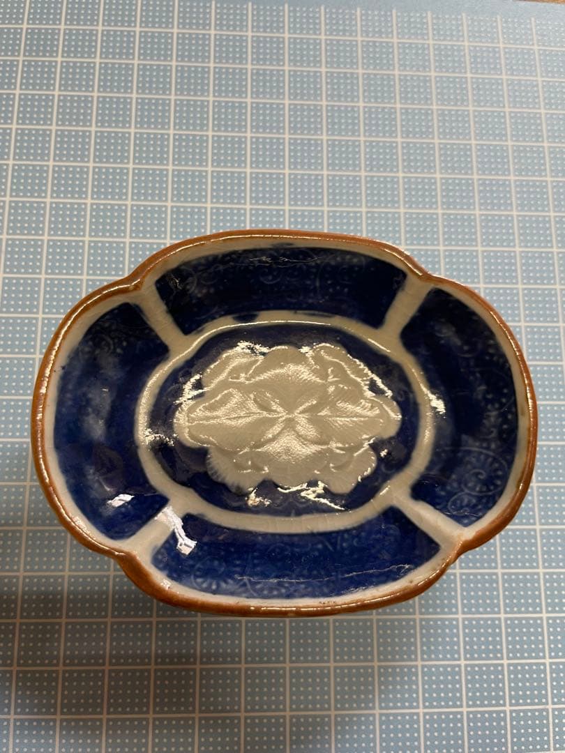 染付陽刻変形皿　5客【m1381 骨董　豆皿　手塩皿 小皿　まとめ売り　本物】