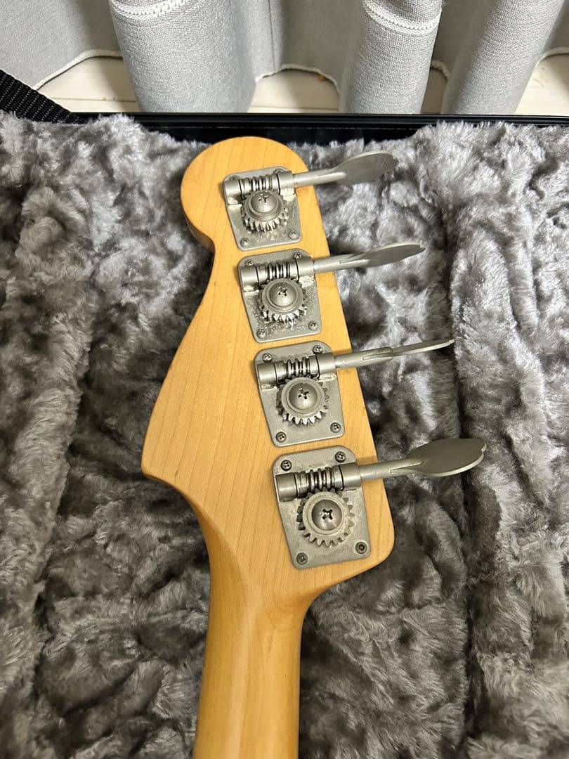 Fender Aerodyne Jazz Bass フェンダー　スクワイヤー