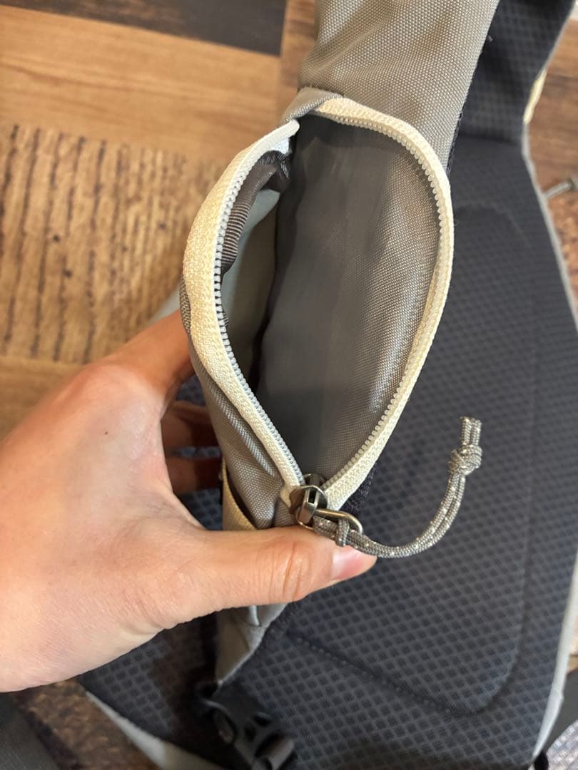 極美　Patagonia パタゴニア　ショルダーバッグ ボディバッグ　グレー8L