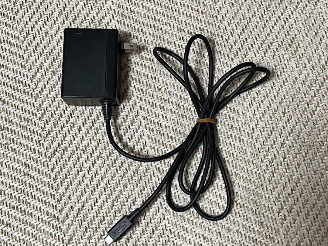 【動作確認済】Nintendo Switch本体，赤/緑ジョイコン（付属品付き）
