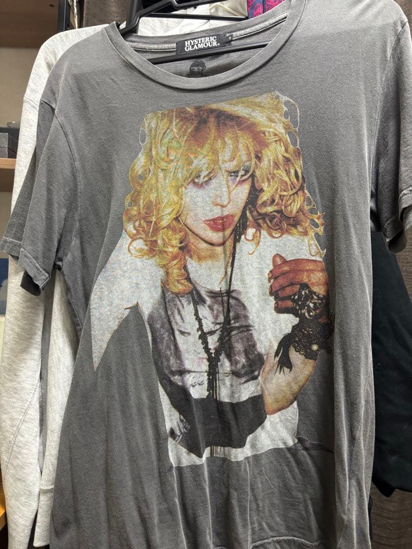ヒステリックグラマーコートニーラブtシャツ