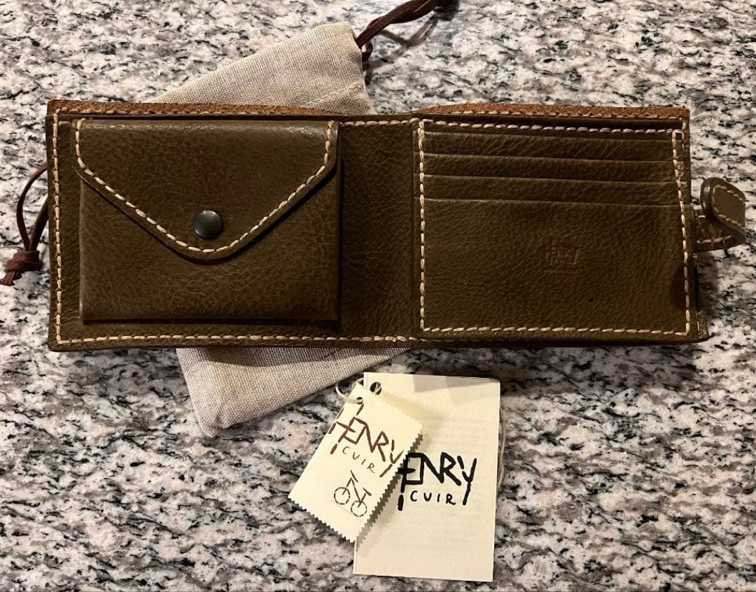 HenryCuir 二つ折り財布 SAGACEカーキ保存袋タグ付き未使用品