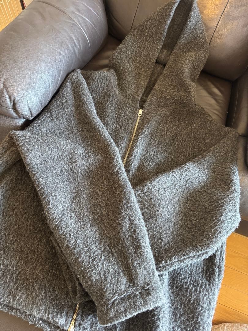 【げんじ絶賛‼︎完売品】 グレー ZARA フェイクファーシャツジャケットフード