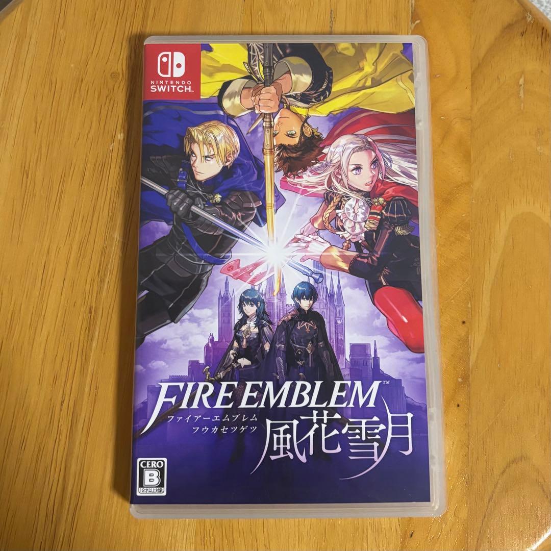 ファイアーエムブレム　風花雪月　パッケージ版　特典カード付き　ケース付き