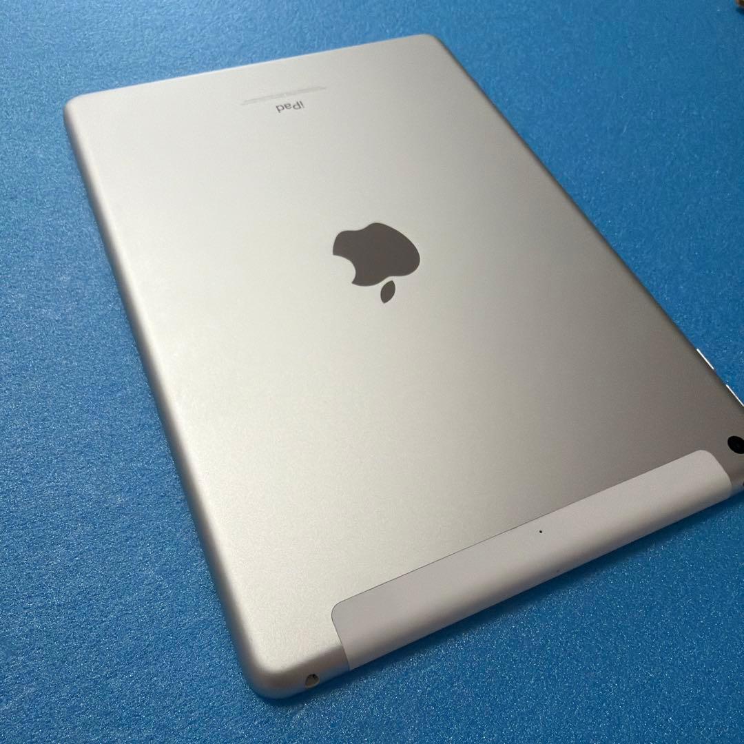 Apple iPad シルバー 第6世代