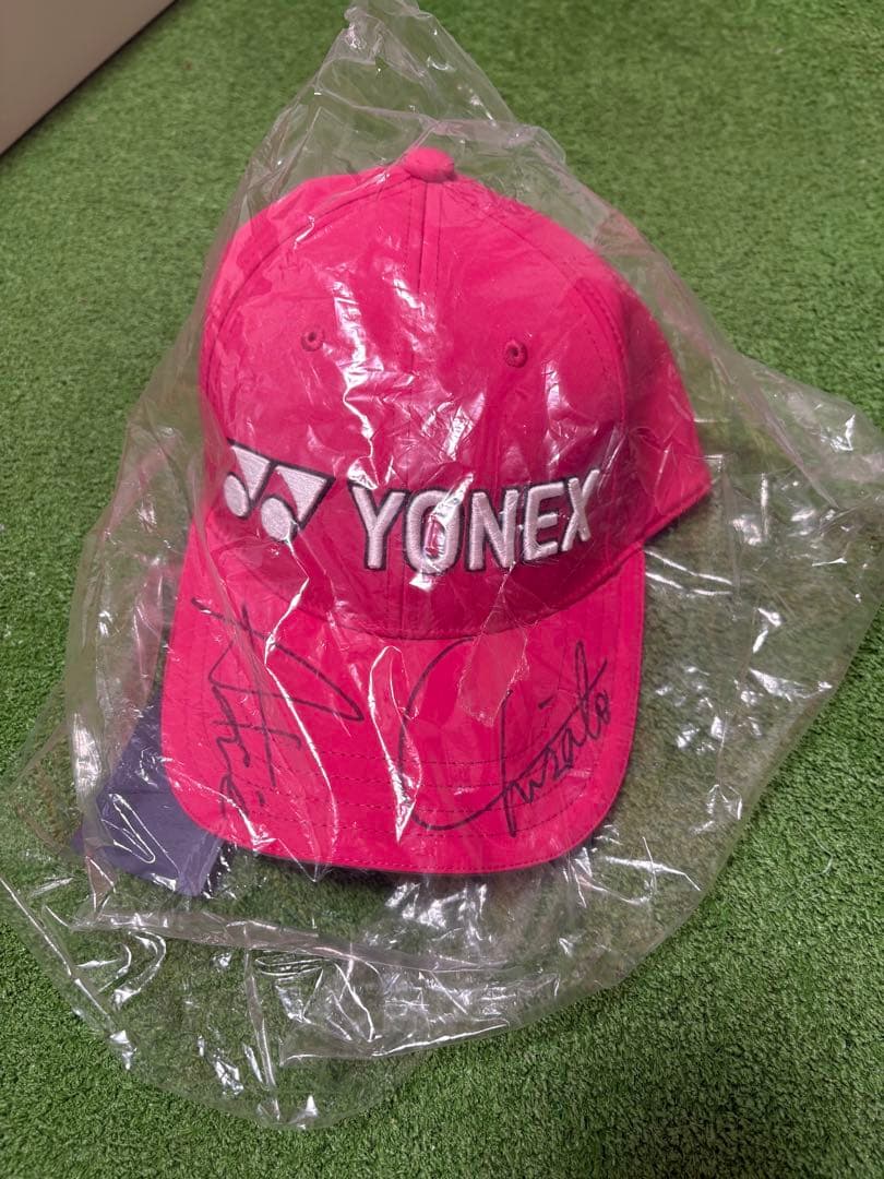 YONEX ピンクキャップ 岩井姉妹直筆サイン入り