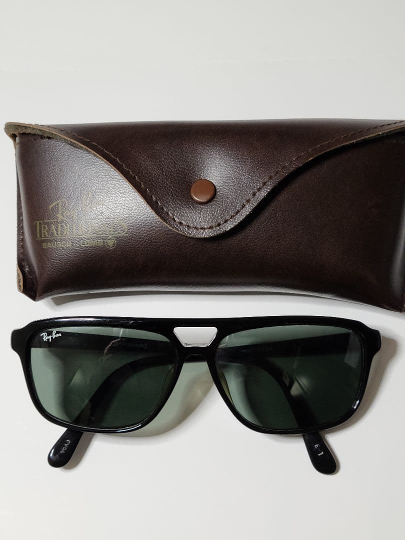 【美品】Ray-Ban ブラックサングラス ケース付き
